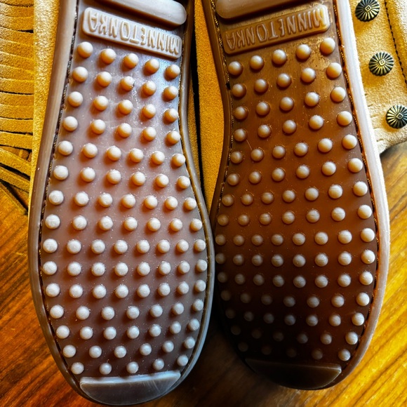 Minnetonka Suede Moccasins EUC - Picture 10 of 11